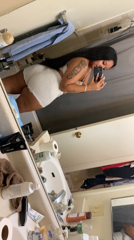 iwantfeli onlyfans nude content