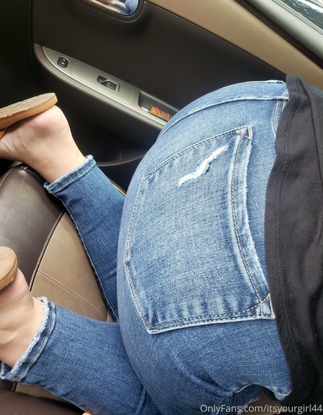 itsyourgirl44 leaked nude onlyfans