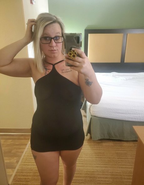 itsyourgirl44 nudes onlyfans