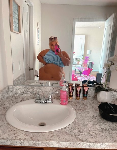 fluffybarbie onlyfans fotos