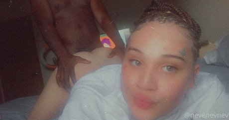 nevenevnev onlyfans desnuda