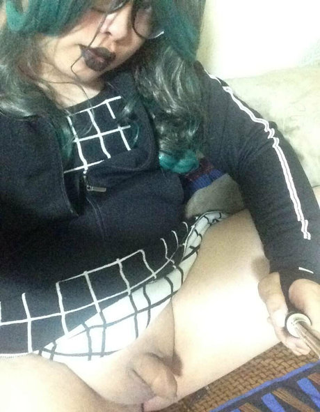 hakuru 15 onlyfans boobs