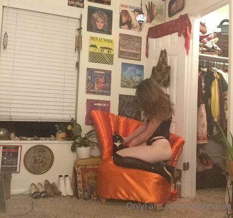 theesavannawhitee onlyfans model images