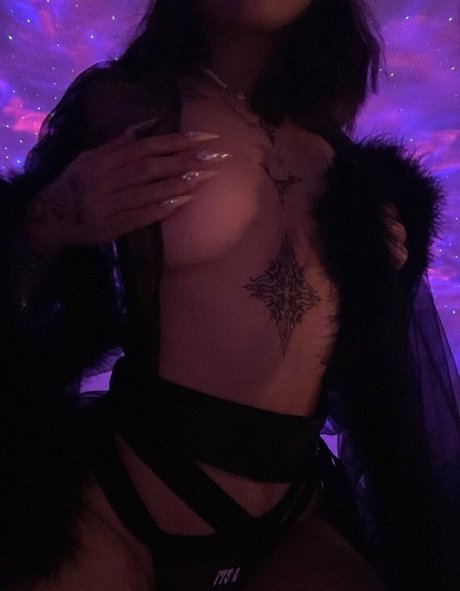 Matrixmika onlyfans leaked.