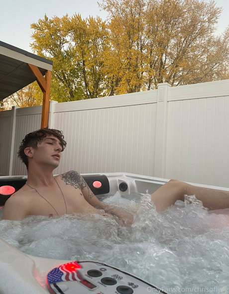 chrisoflyng onlyfans model images