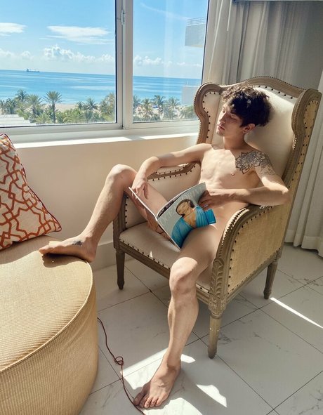 chrisoflyng only fans content