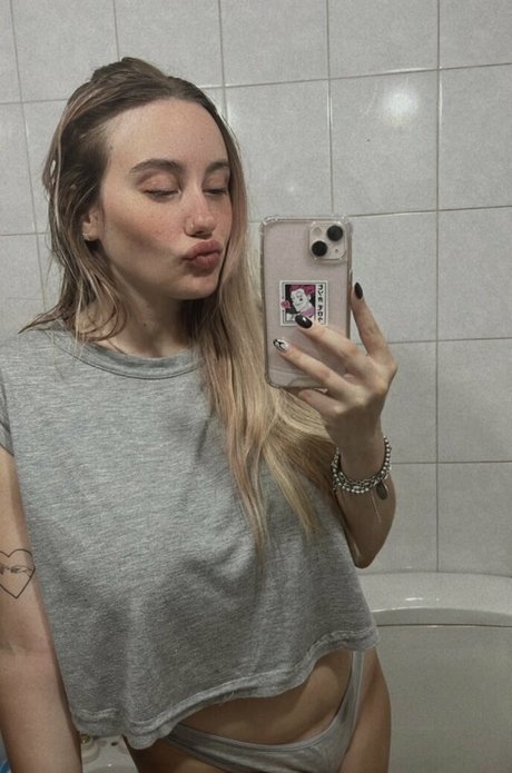 Princess Kenobi onlyfans model images