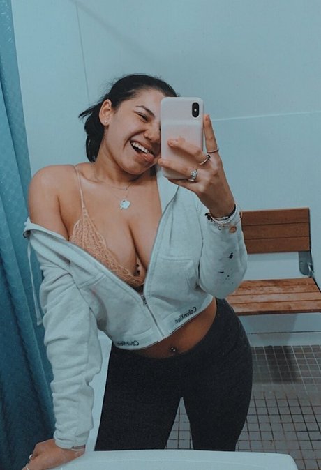 Hannah M onlyfans tits