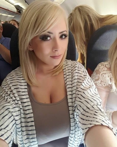 Stephanie Fox tits onlyfans