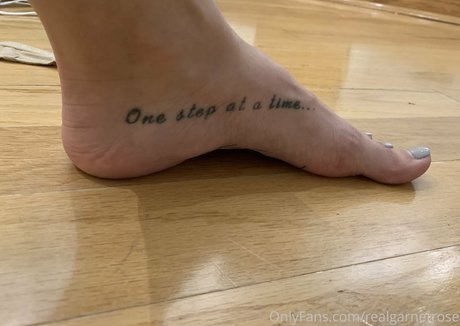 realgarnetrose onlyfans leak