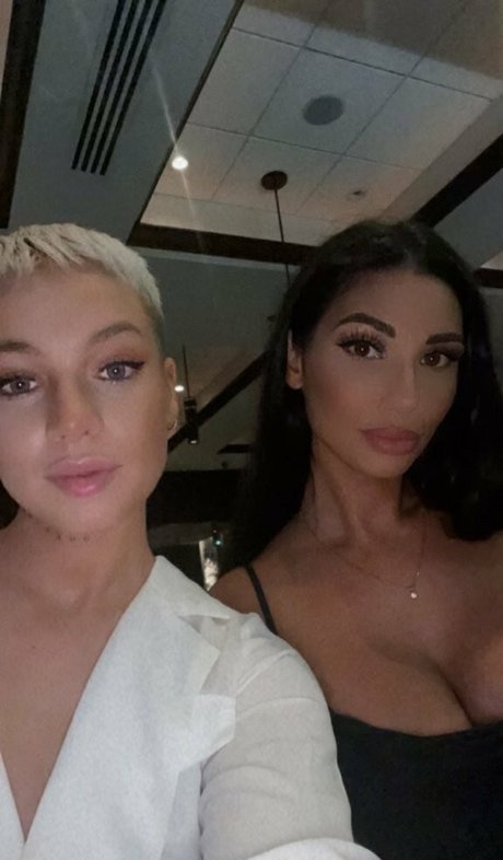 slut wife onlyfans sexy artwork