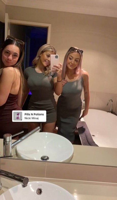 Chantelle A onlyfans model images