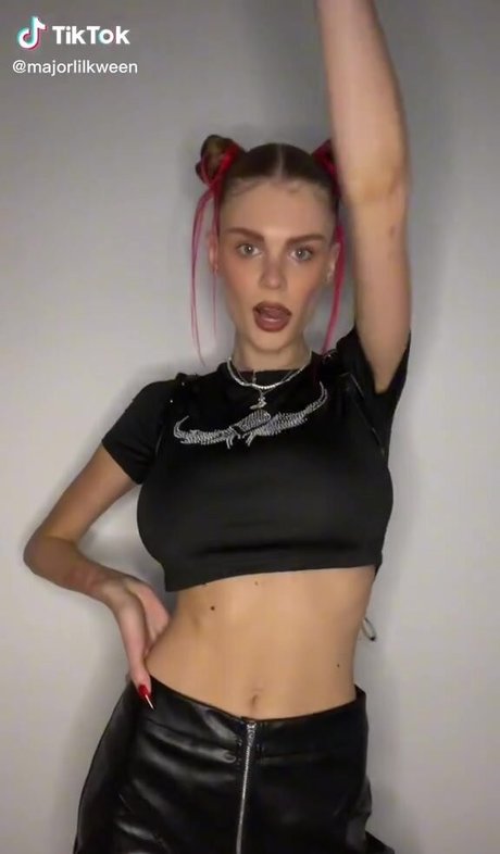 Alex Elizabeth Ljadov onlyfans leaked sex