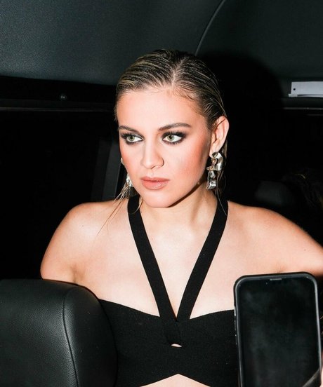 Kelsea Ballerini Profile pic