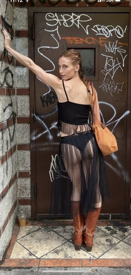 Annie Hamilton naked only fans