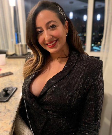 Nicole Enayati onlyfans naked leaks