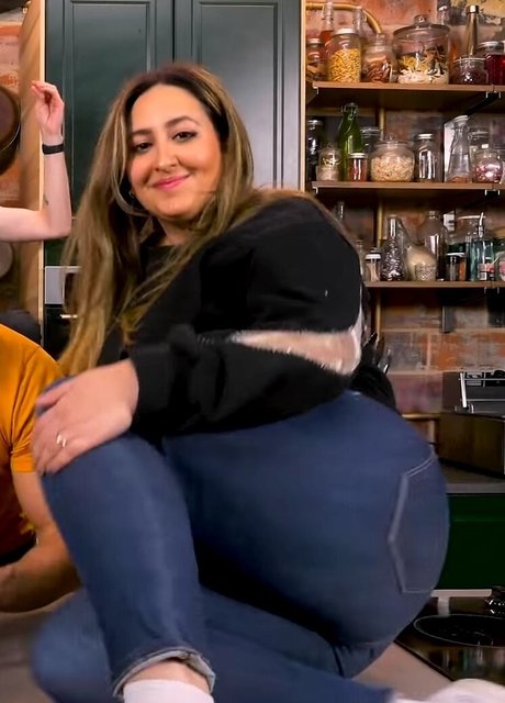 Nicole Enayati onlyfans leaked nudes