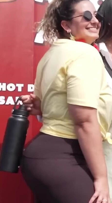 Nicole Enayati onlyfans keak