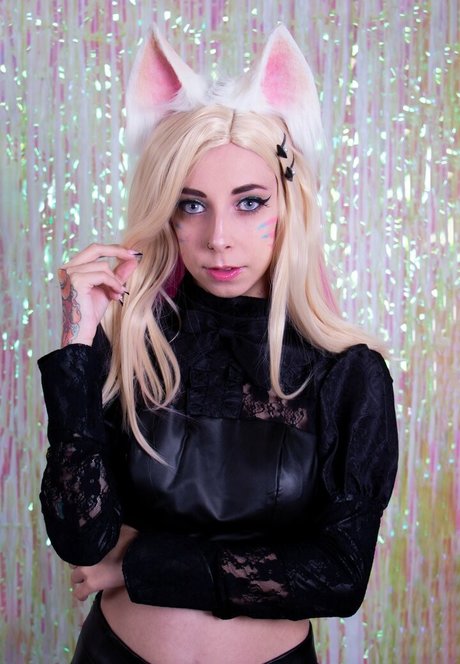 SerasCosplay only fans leaked