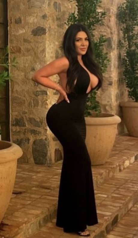 Nikki Waka naked leaked onlyfans