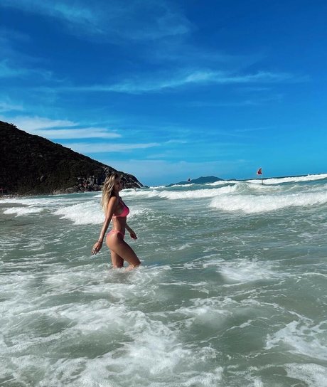 Talita Correa onlyfans leake