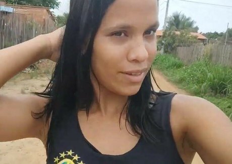 Kelly Muniz onlyfans leaked.