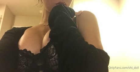 Shi Doll onlyfans naked