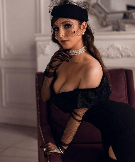 Elena Deligioz leaked onlyfans