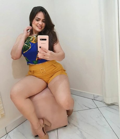 Claudia Trindade onlyfans posts