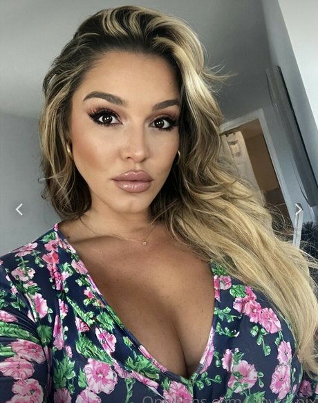 Whyt Michelle onlyfans nude pics