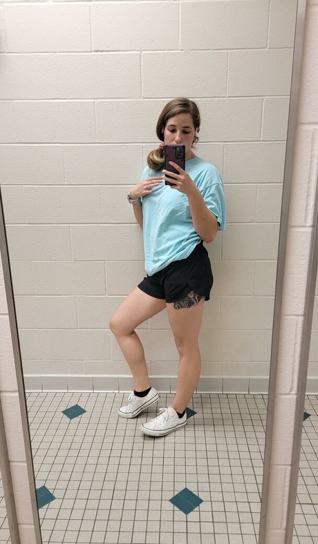 Lizzie All Day onlyfans nude