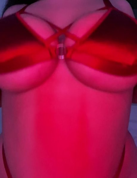 Madeleine York feet onlyfans