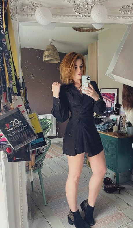 Hollie Bennett boobs onlyfans