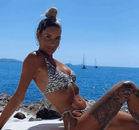 Roxan Hughes onlyfans sex leaked