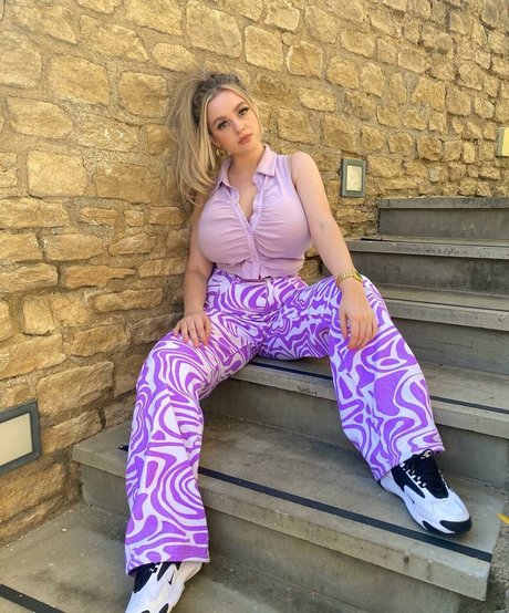 Amber R Brightman tits onlyfans