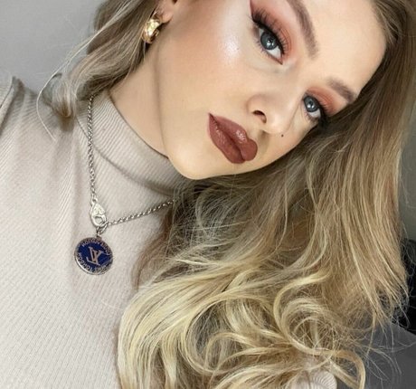 Amber R Brightman onlyfans naked leak