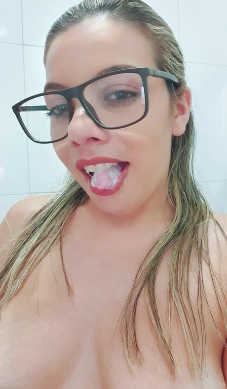 Mah Santos naked onlyfans