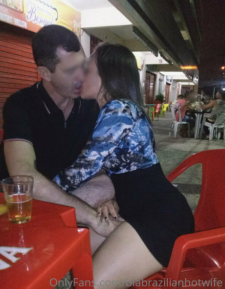 BiaBrazilianHotwife onlyfans nude photos