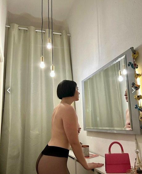 cloebaker onlyfans leaked tits