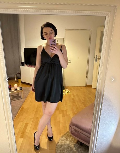 cloebaker onlyfans nude leaks