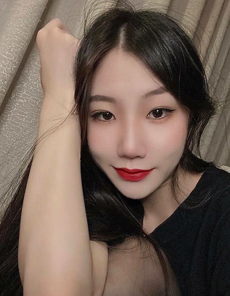 August Weiyang leaked onlyfans