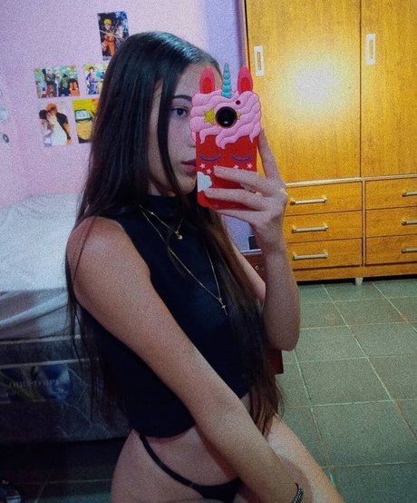 Gemeas Marina onlyfans model