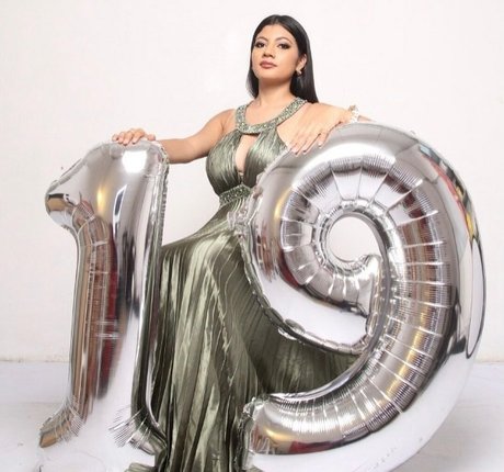 Paola Bustamante topless onlyfans