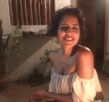 Agam Darshi onlyfans free porn