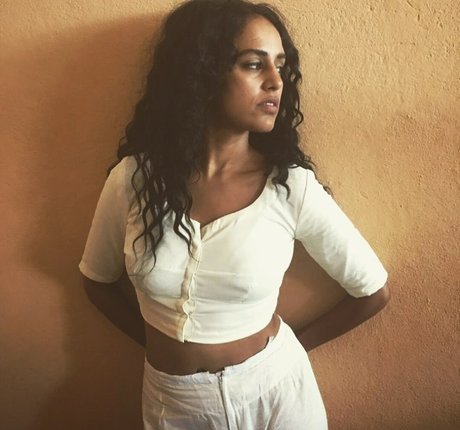 Agam Darshi onlyfans lesk