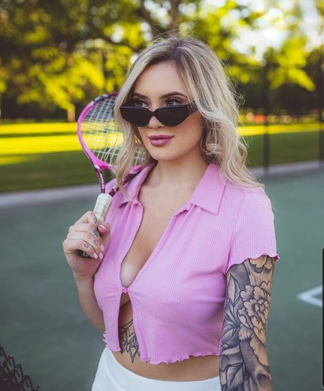 Cassidy June onlyfans model