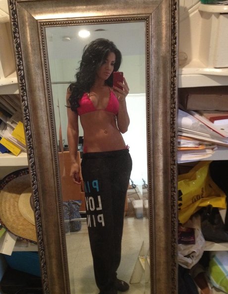 Wailana Geisen onlyfans strip