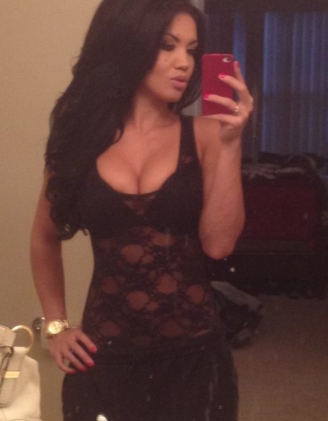 Wailana Geisen topless onlyfans