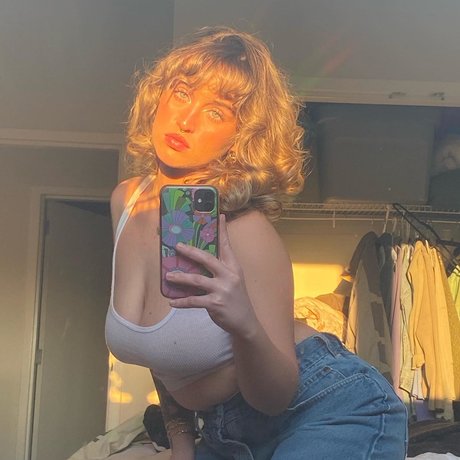 Annie Marie Sauve onlyfans nude leaks