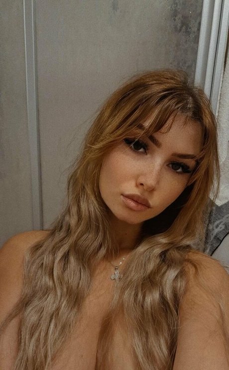 Stassia petsou onlyfans model images